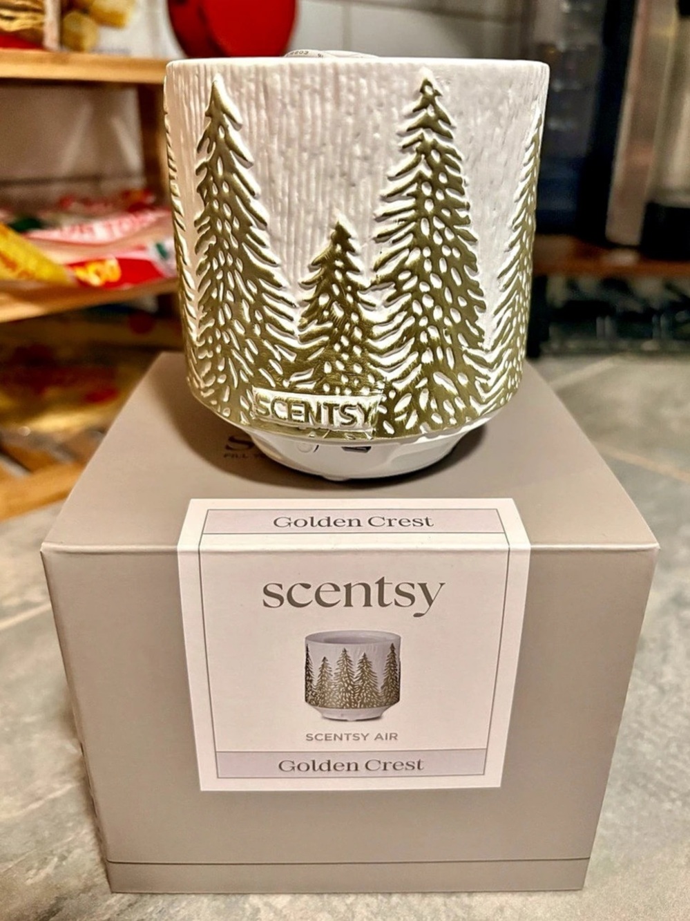 Scentsy Golden Crest Tabletop Scentsy Fan Diffuser Fan Diffuser White & Gold